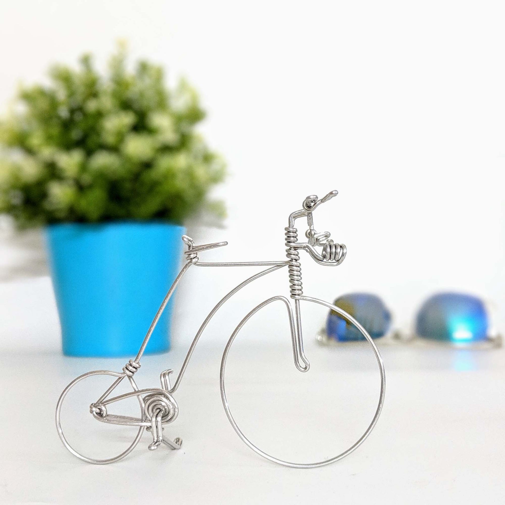 Miniature Wire Art Antique Bicycle Metal hand-crafted from aluminium wire