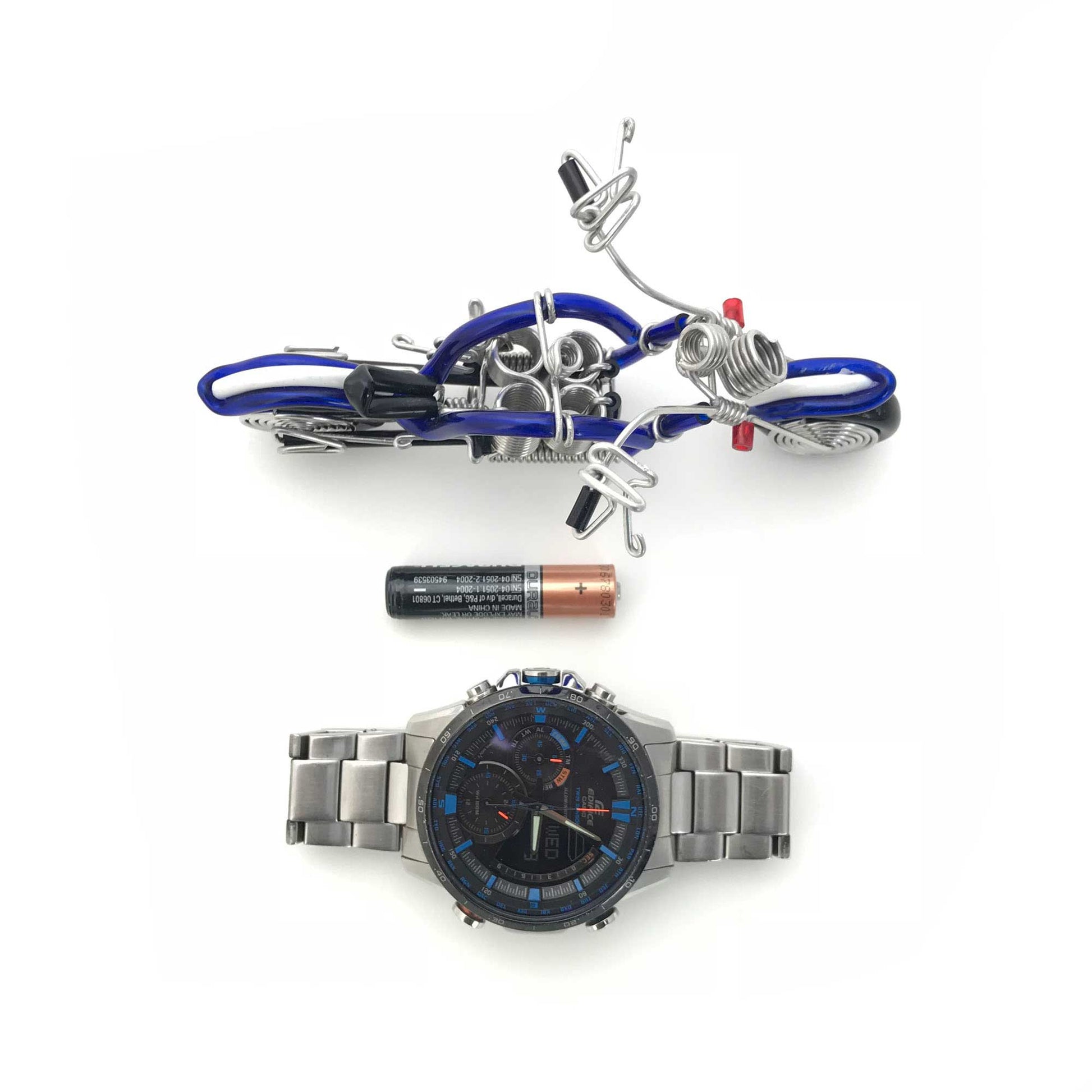 Miniature Wire Art cruiser motor bike hand-crafted from aluminium wire