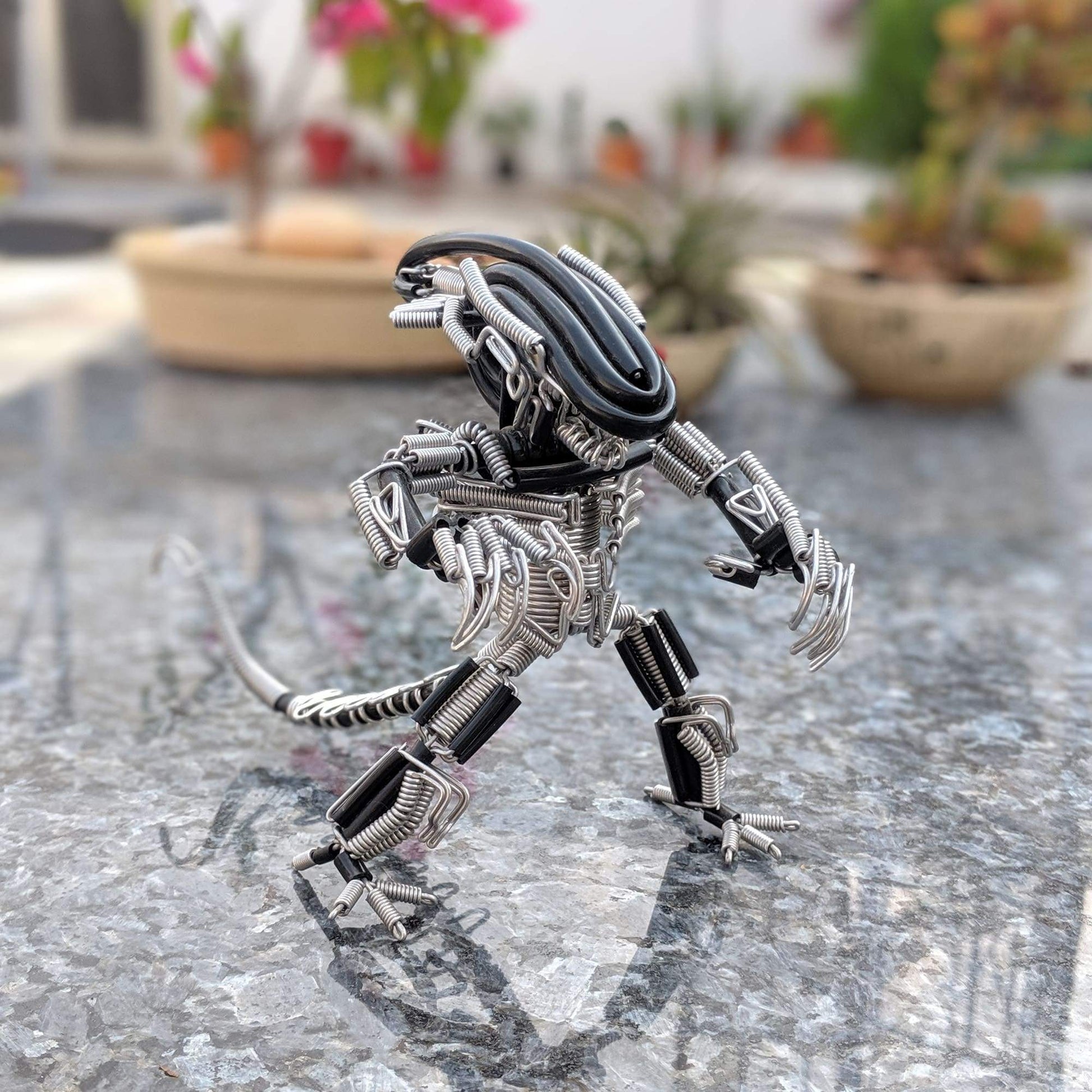 Miniature Wire Art Wire Art Alien hand-crafted from aluminium wire