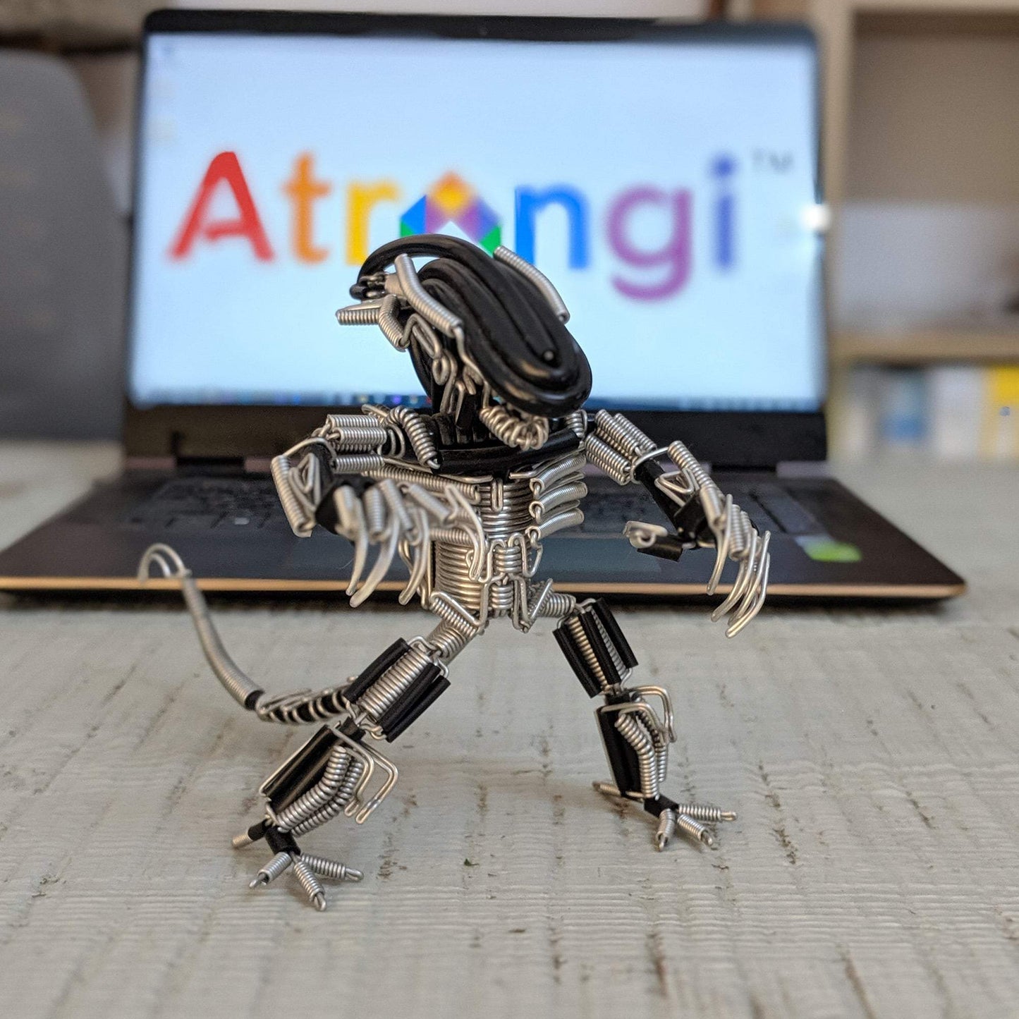 Miniature Wire Art Wire Art Alien hand-crafted from aluminium wire