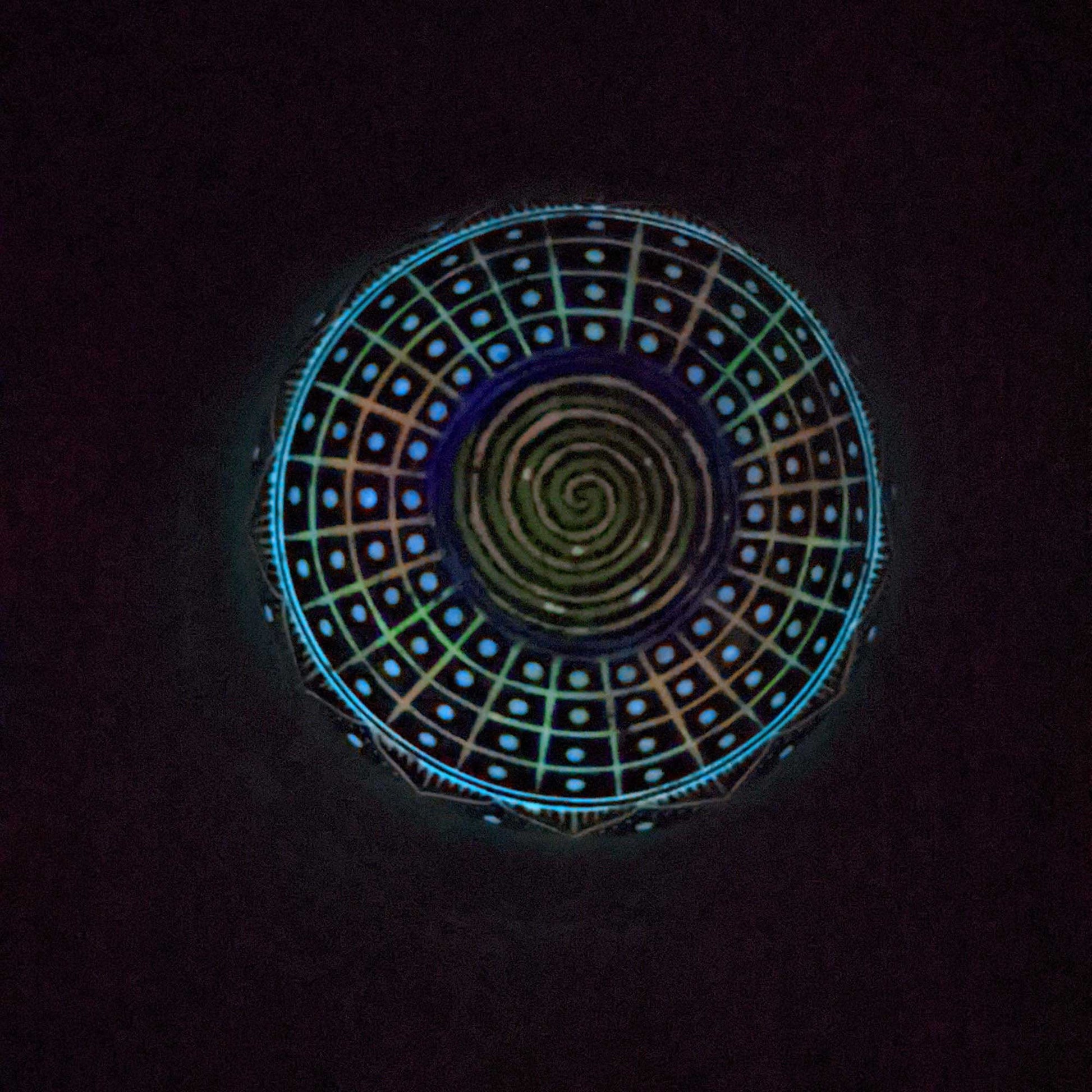 Black Bowl Back Glow