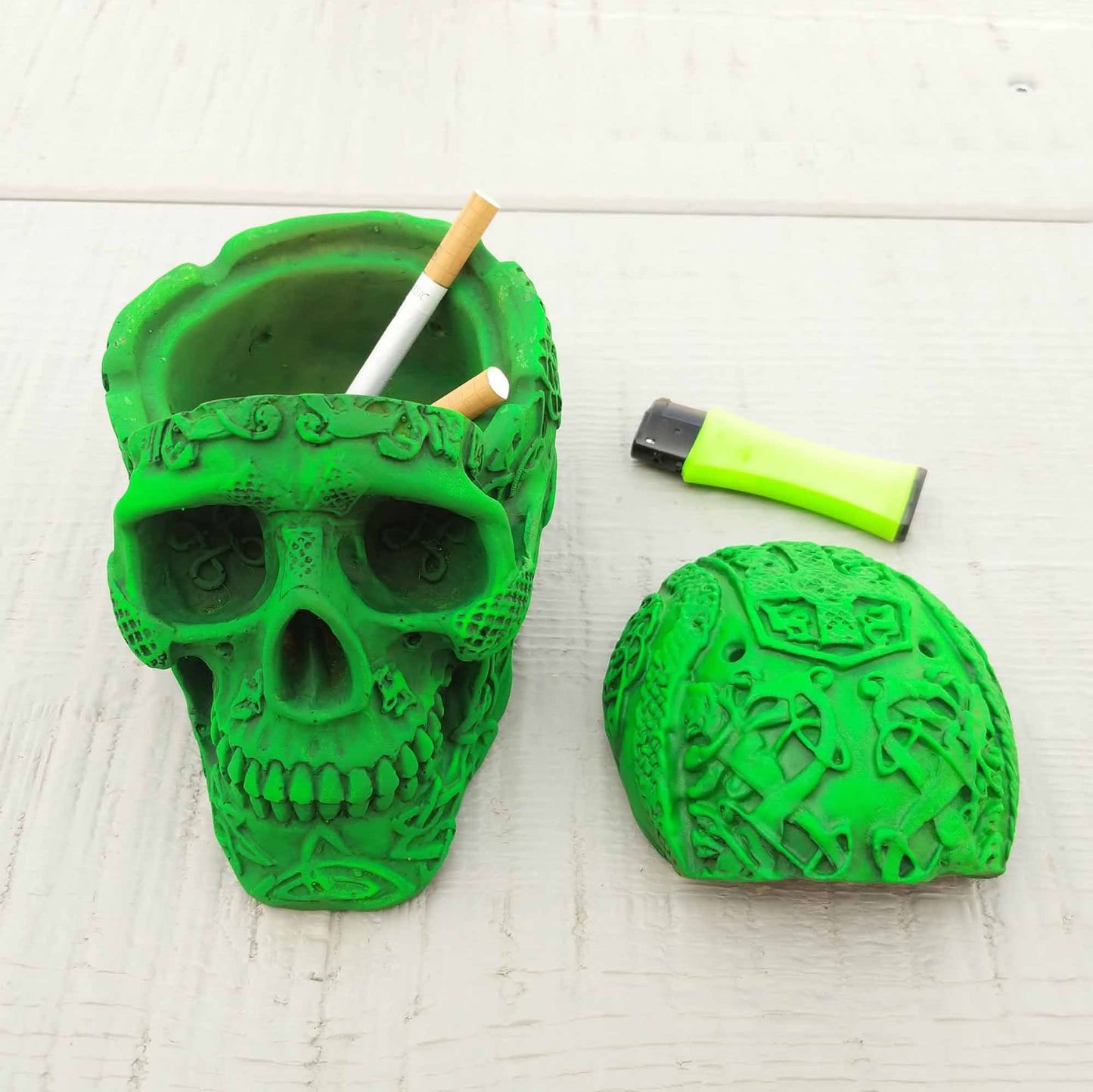 Skull ashtray UV Glow