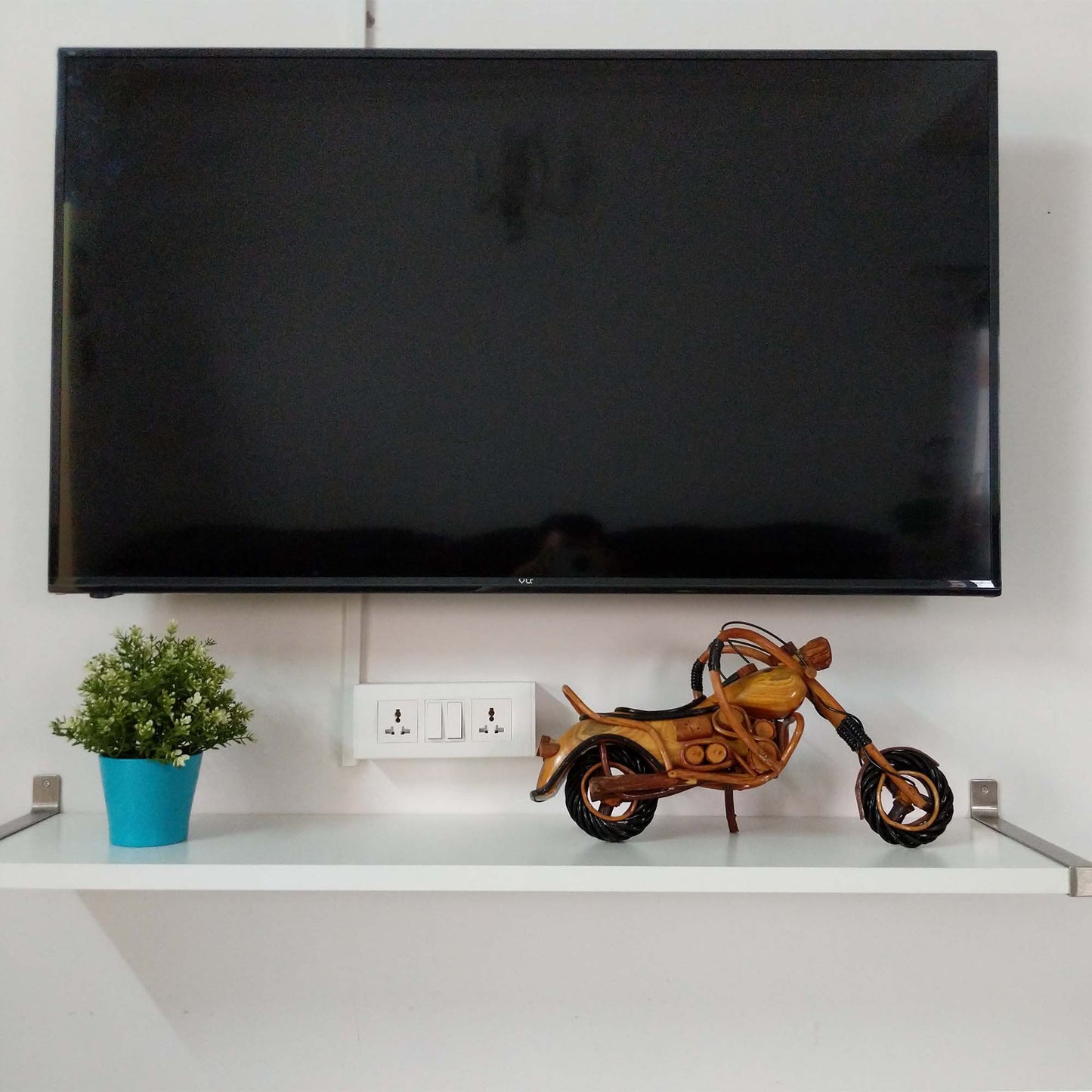 Cruiser bike hand-crafted from wood