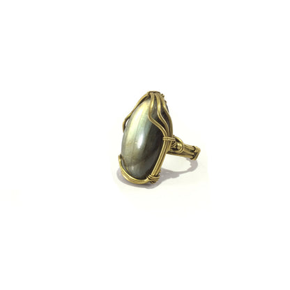 Hancrafted ring with brass wire and labrodorite stone