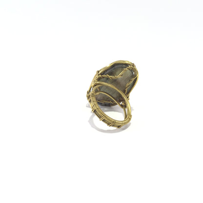 Hancrafted ring with brass wire and labrodorite stone