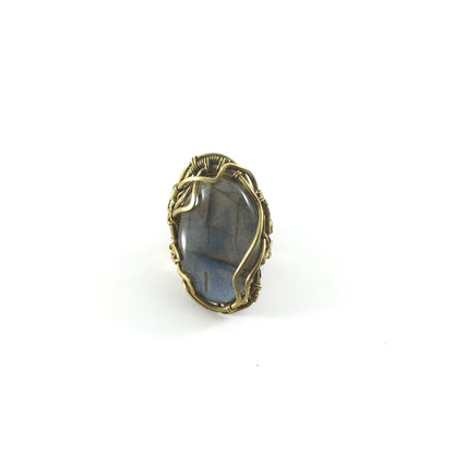 Hancrafted ring with brass wire and labrodorite stone