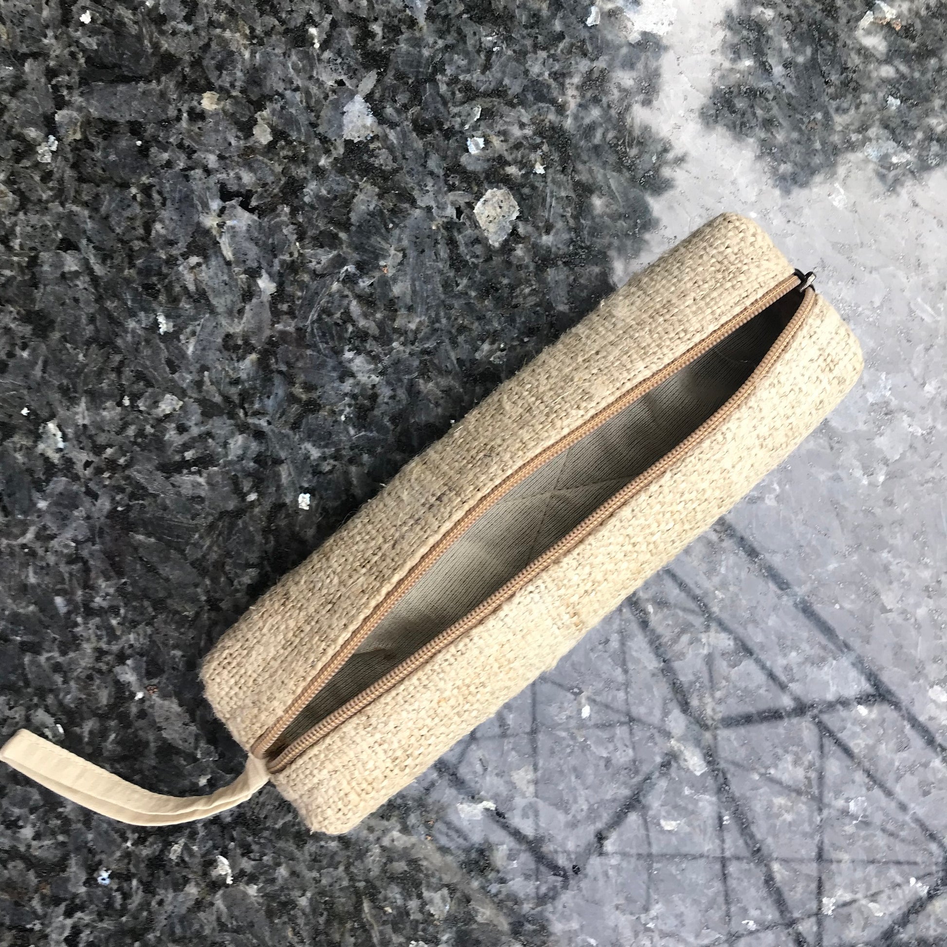Travel pouch made from 100% pure hemp