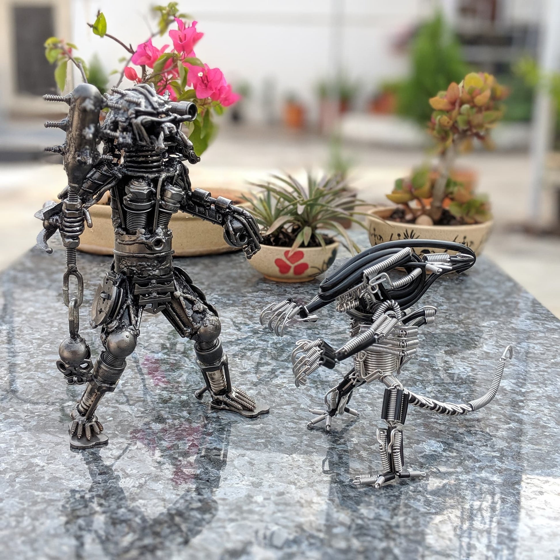 Predator and Alien Miniature Metal Art Figurine